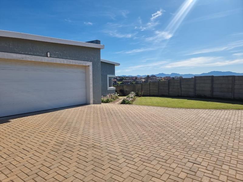 To Let 2 Bedroom Property for Rent in Mossel Bay Western Cape